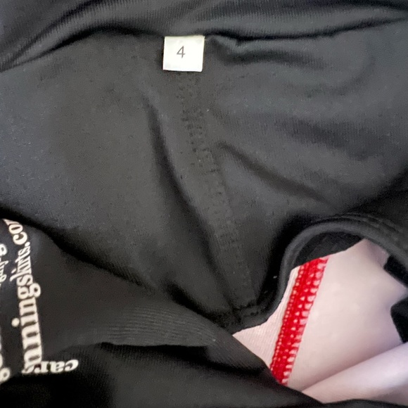 Running skirt. Size 4. I will say small - Picture 4 of 4